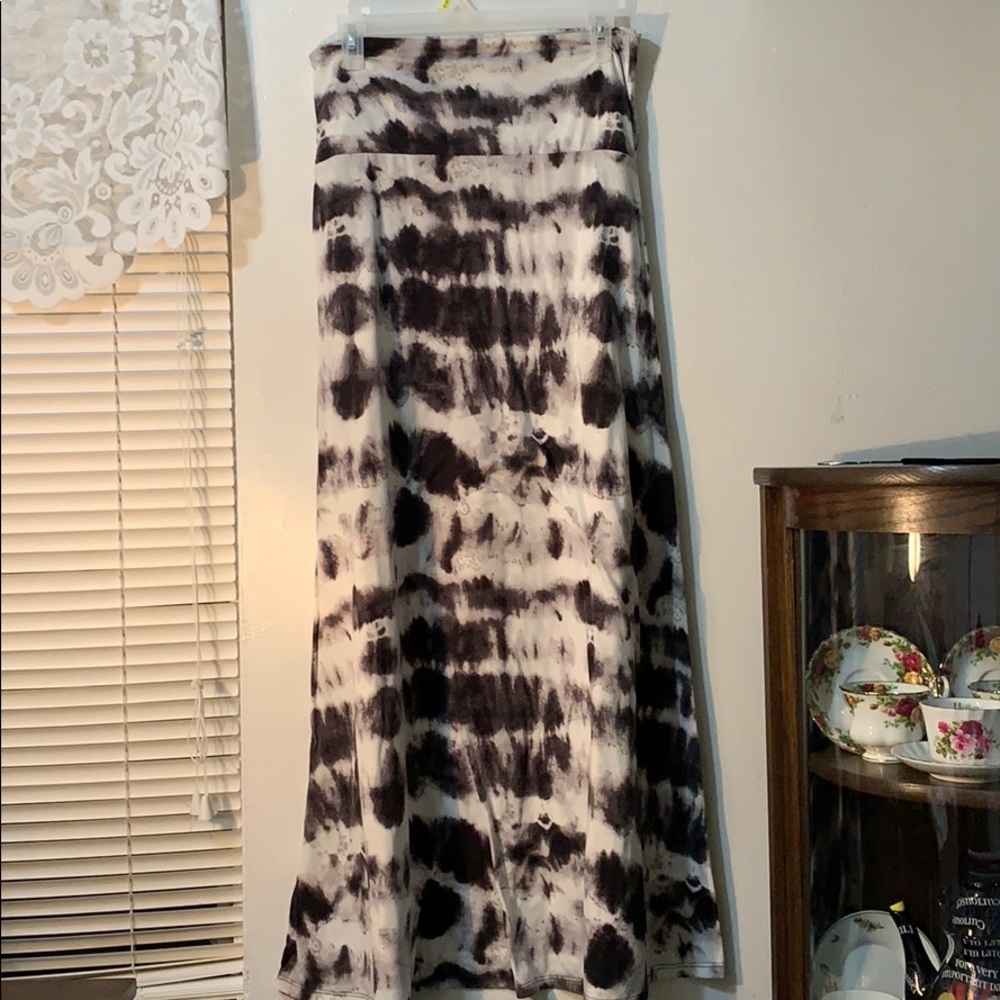 Black tie dye maxi skirt